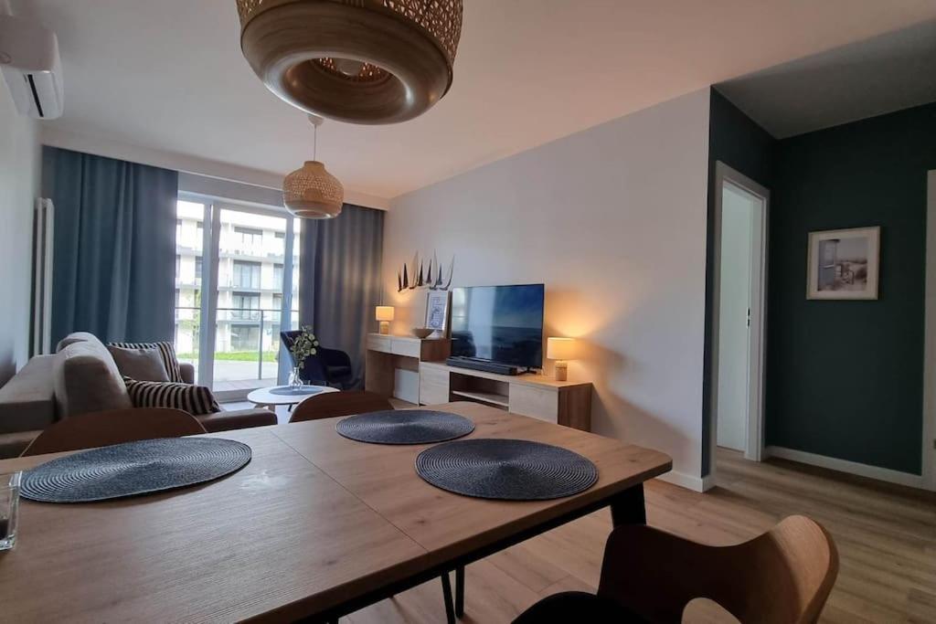 Wspanialy Apartament & Spa Nad Morzem จีฟโนฟ ภายนอก รูปภาพ