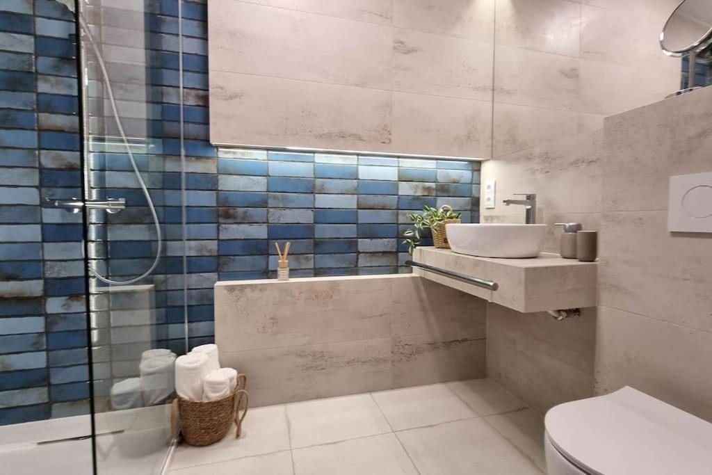 Wspanialy Apartament & Spa Nad Morzem จีฟโนฟ ภายนอก รูปภาพ